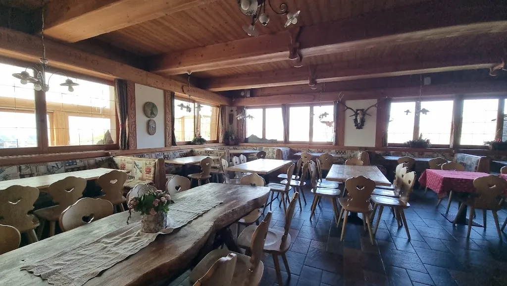 Rifugio Montebello - Terrazza Salomon_Foppolo_slider_image_1