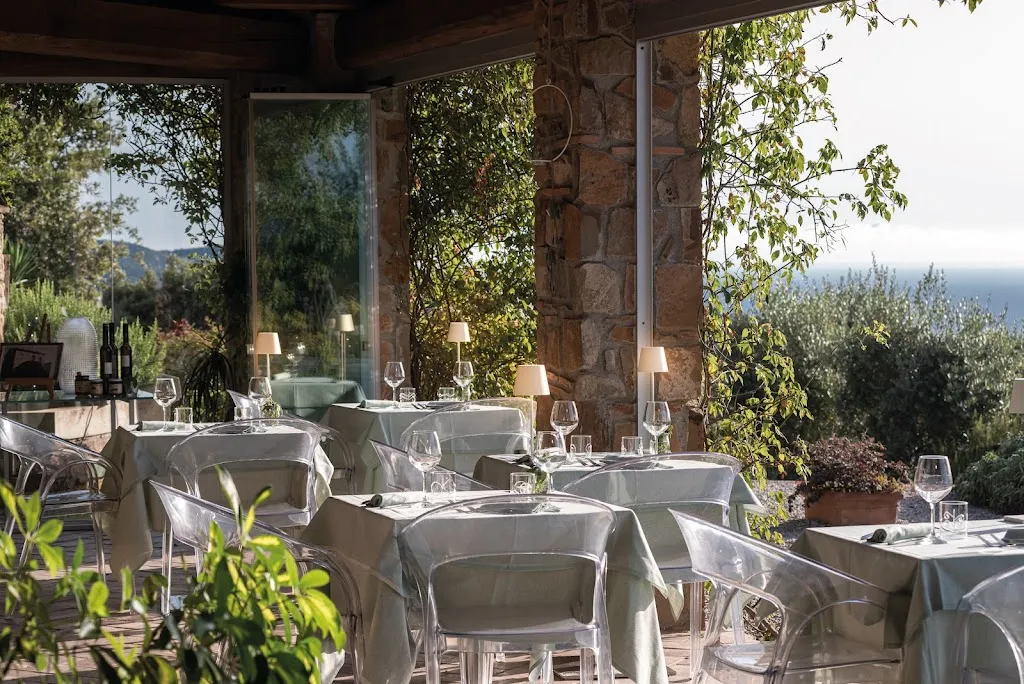 RossoCorbezzolo il Ristorante di Be Vedetta Relais & Glamping restaurant in Forcola