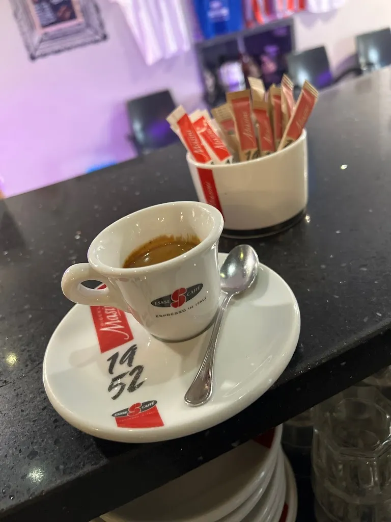 Menu_Bar Saimon_Formigara_image_3