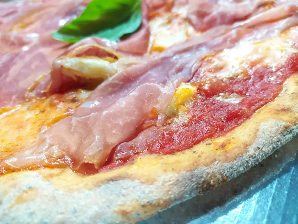 Enrico VIII Pizzeria E Street-food_Formigara_slider_image_2