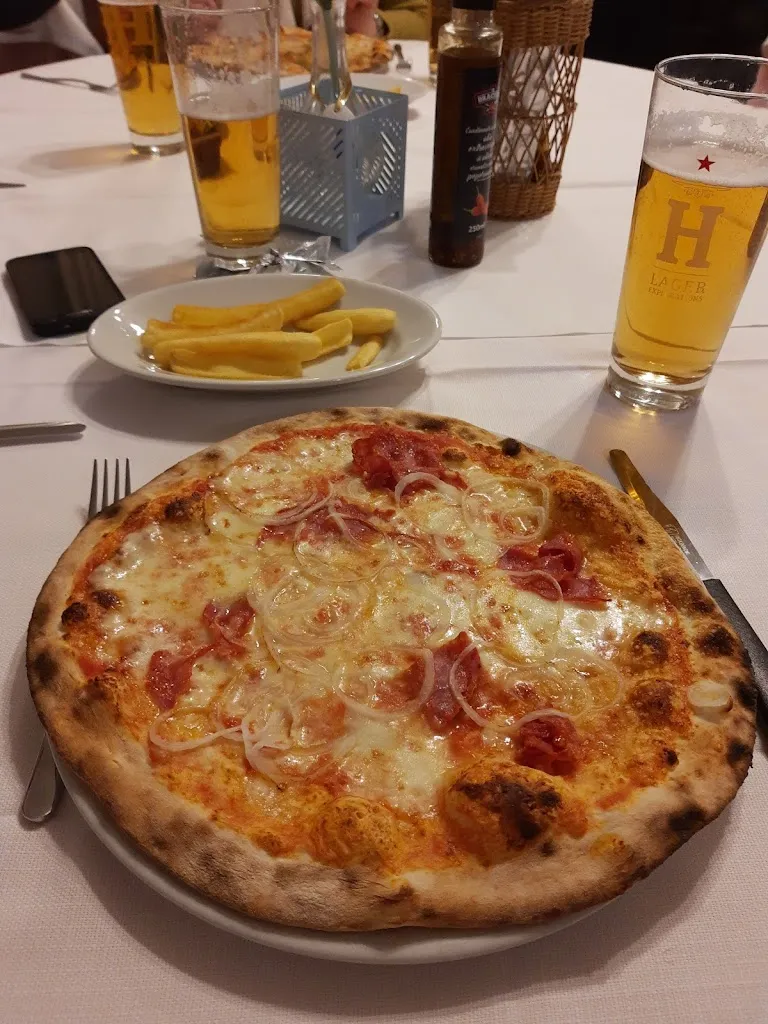 Mihai - Adrian Sopronyi_Trattoria Pizzeria S.Michele Di Bezzi_Foresto Sparso_review