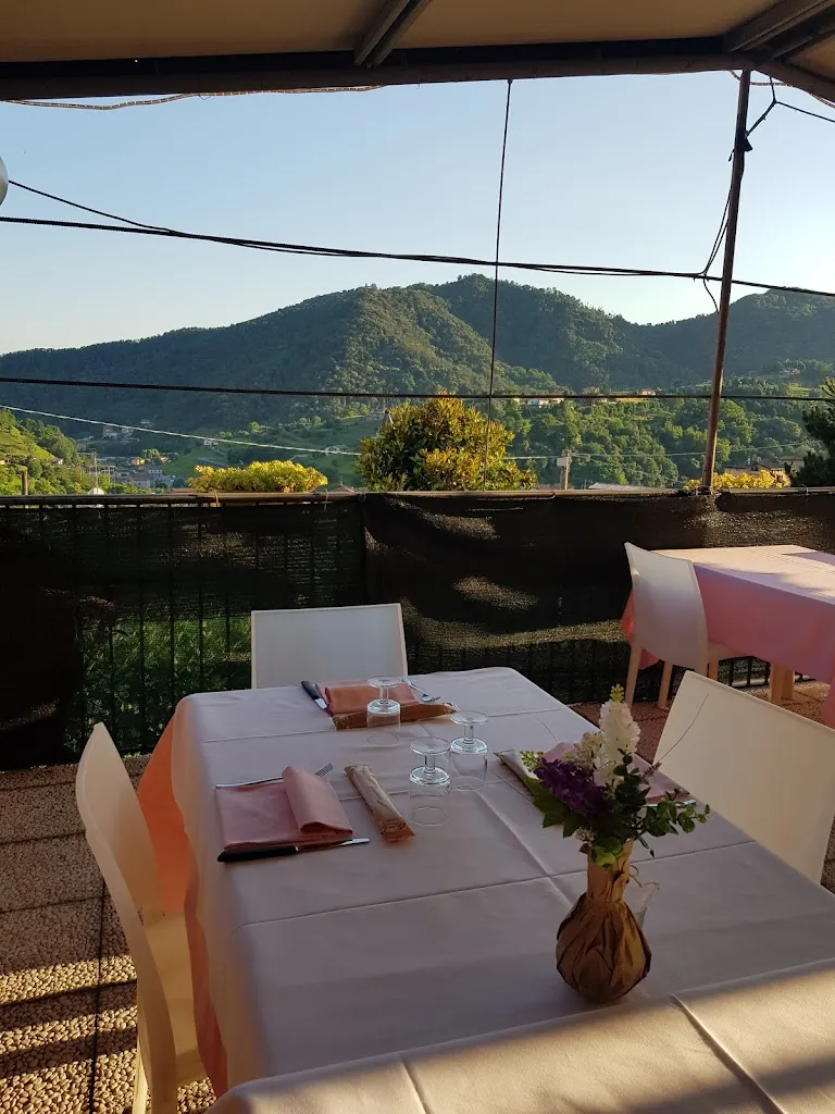 Trattoria Pizzeria S.Michele Di Bezzi restaurant in Foresto Sparso