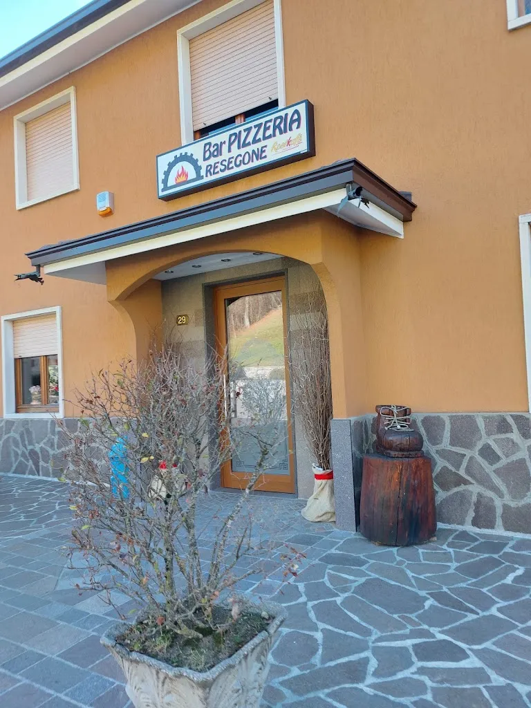 Bar Pizzeria Resegone_Fuipiano Valle Imagna_slider_image_1