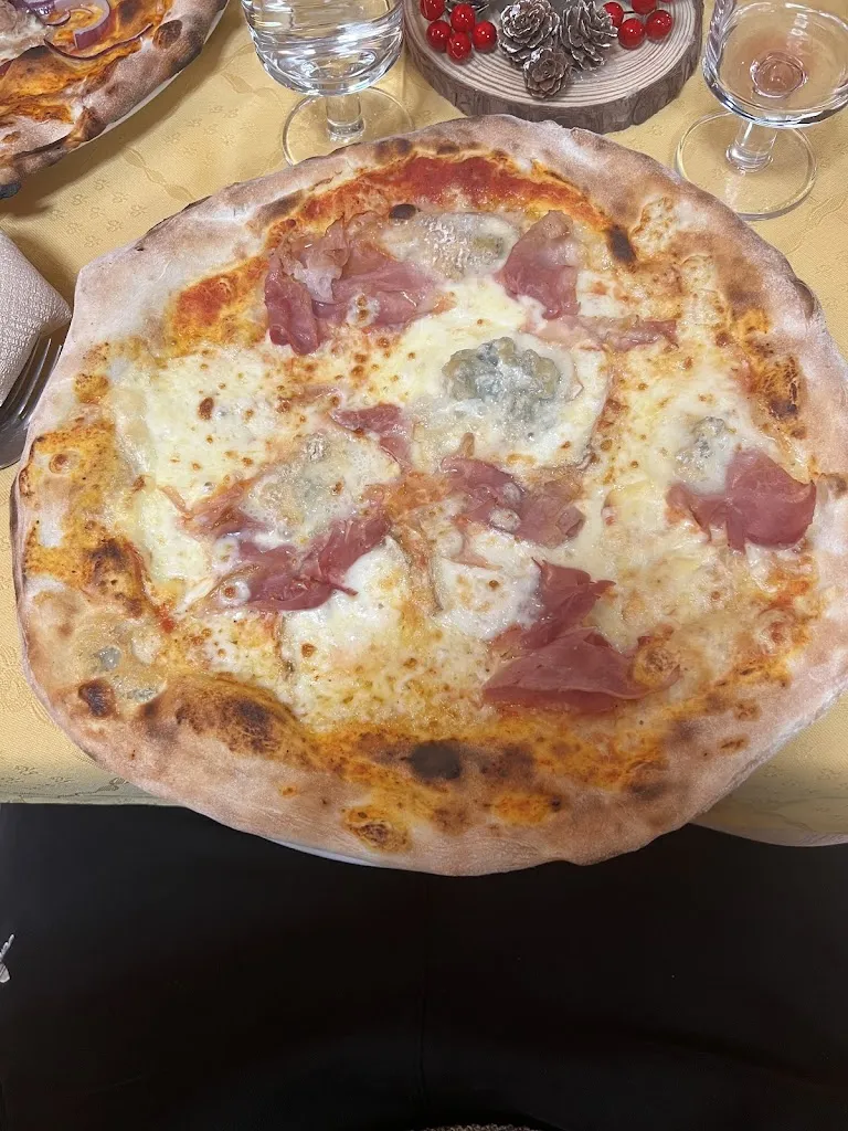 Bar Pizzeria Resegone_Fuipiano Valle Imagna_slider_image_2