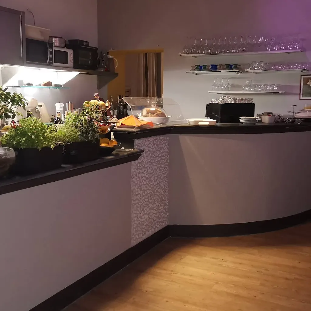 GLASS bistrot con cucina restaurant in Galliavola