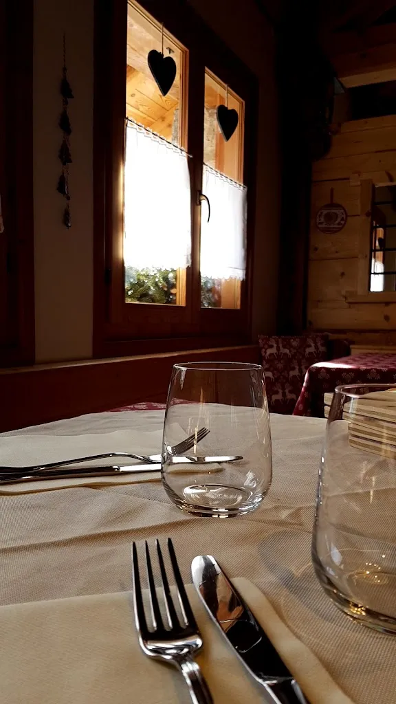 Malga Stabli - Ristorante Bar_Gallo-Tre Re-Mezzana Corti_slider_image_2