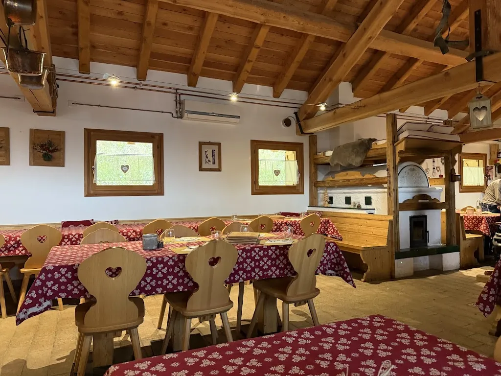 Malga Stabli - Ristorante Bar_Gallo-Tre Re-Mezzana Corti_slider_image_3