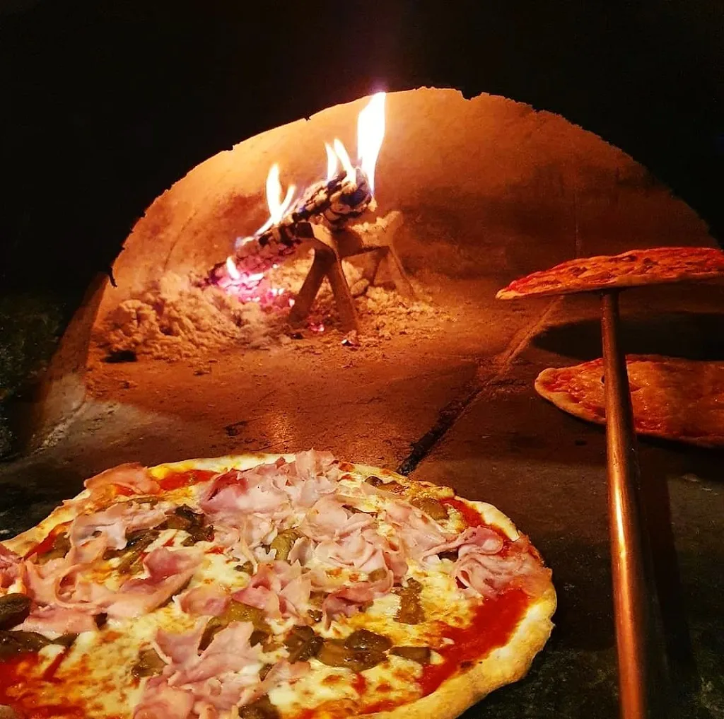 Ristorante Pizzeria al Sole_Gallo-Tre Re-Mezzana Corti_slider_image_2