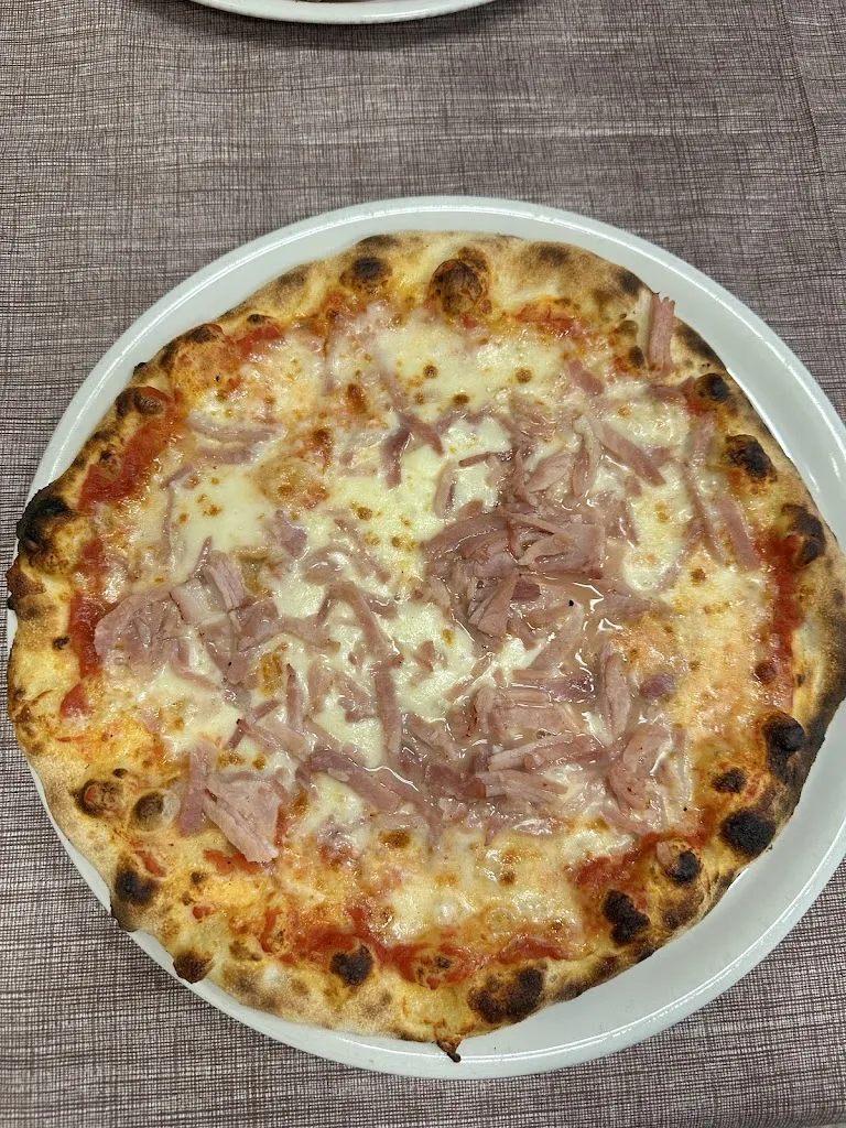 Anton B_Bar Pizzeria Trota_Gandellino_recensione