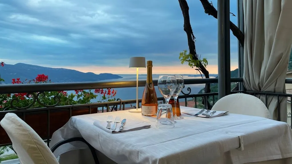 Ristorante Al Terrazzo_Gardola_slider_image_1