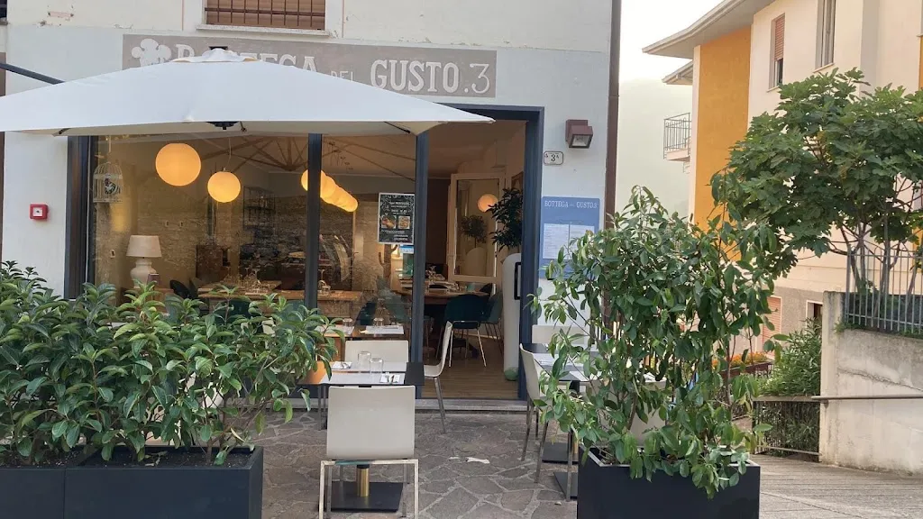 Bottega del Gusto.3 restaurant in Gardola