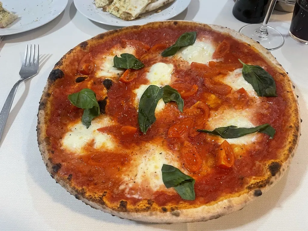 Ristorante Pizzeria Taormina_Gardone Val Trompia_slider_image_3