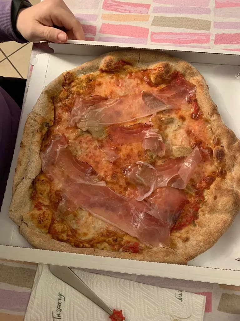 Pizzamania di Pellicardi Lorenzo restaurant in Gardone Val Trompia