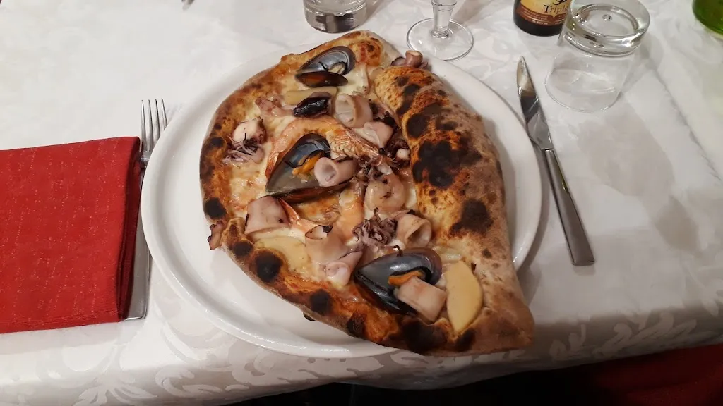 Samuele Manfrin_Eclipse Bar Restaurant Bar Pizzeria_Garlasco_review