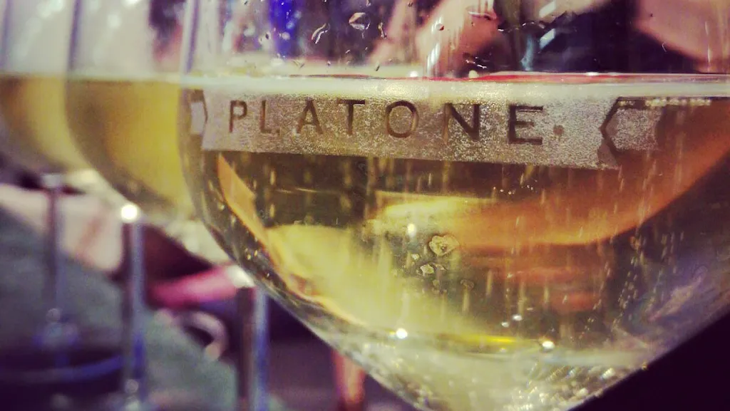 Platone Wine & Beer_Garlasco_slider_image_2