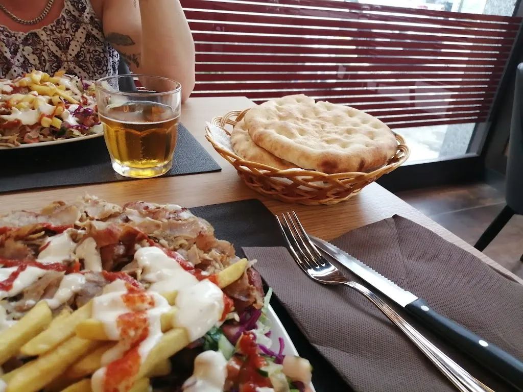 Marco Schena_Turkish garlasco kebap pizza grill hamburger_Garlasco_review