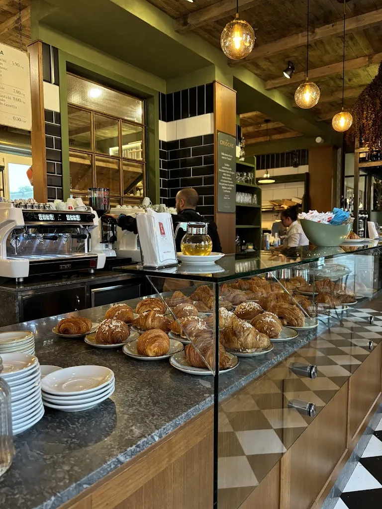 Grace Bakery restaurant in Garlate