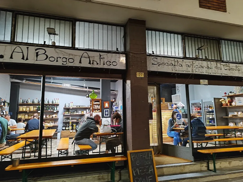 Al Borgo Antico restaurant in Garlate