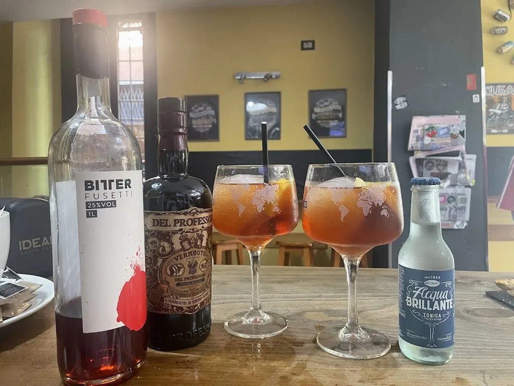 Art cafe restaurant in Garlate