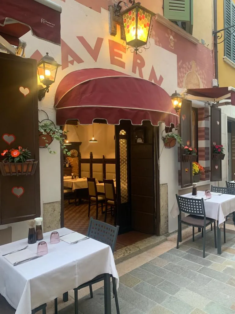 Ristorante La Taverna restaurant in Gardone Riviera