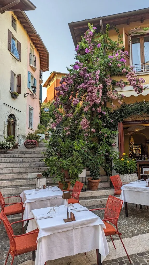 Gardone Riviera restaurant in Gardone Riviera