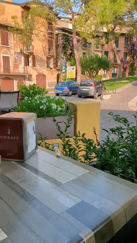 H2O bistrot Gardone restaurant in Gardone Riviera