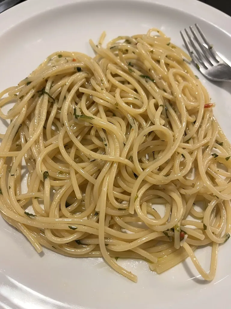 Pranitha_Da Pablo - Di Singh Satnam E C._Gardone Riviera_review