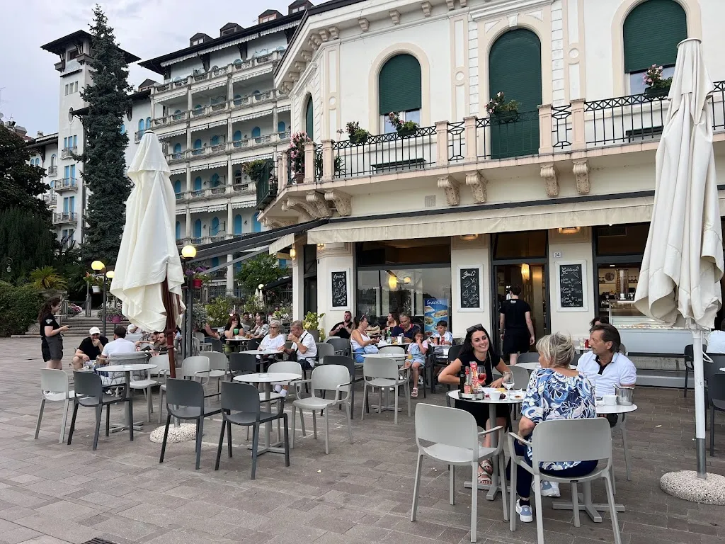 Bar Riviera_Gardone Riviera_slider_image_3