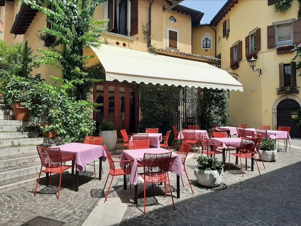 Ai Pines restaurant in Gardone Riviera