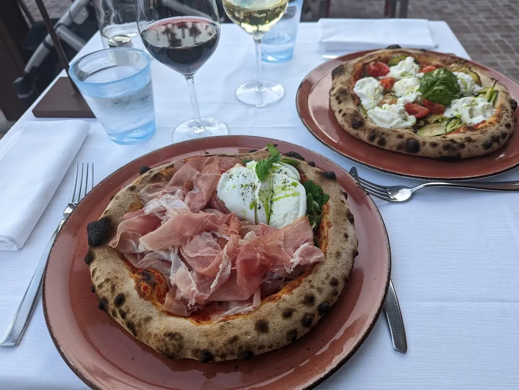 Ai Pines_Gardone Riviera_slider_image_3