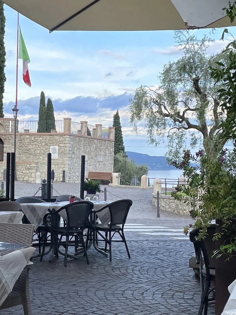 Bar Trattoria Pizzeria da Nappo Mario restaurant in Gardone Riviera
