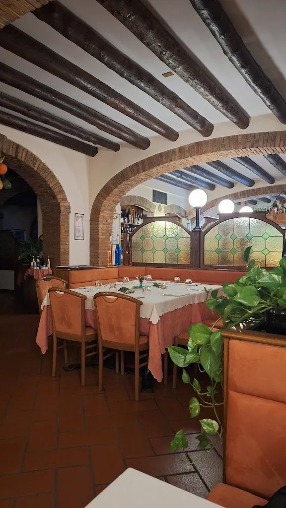 Ristorante Pizzeria Castello del Vescovado_Gavarno Rinnovata_slider_image_3