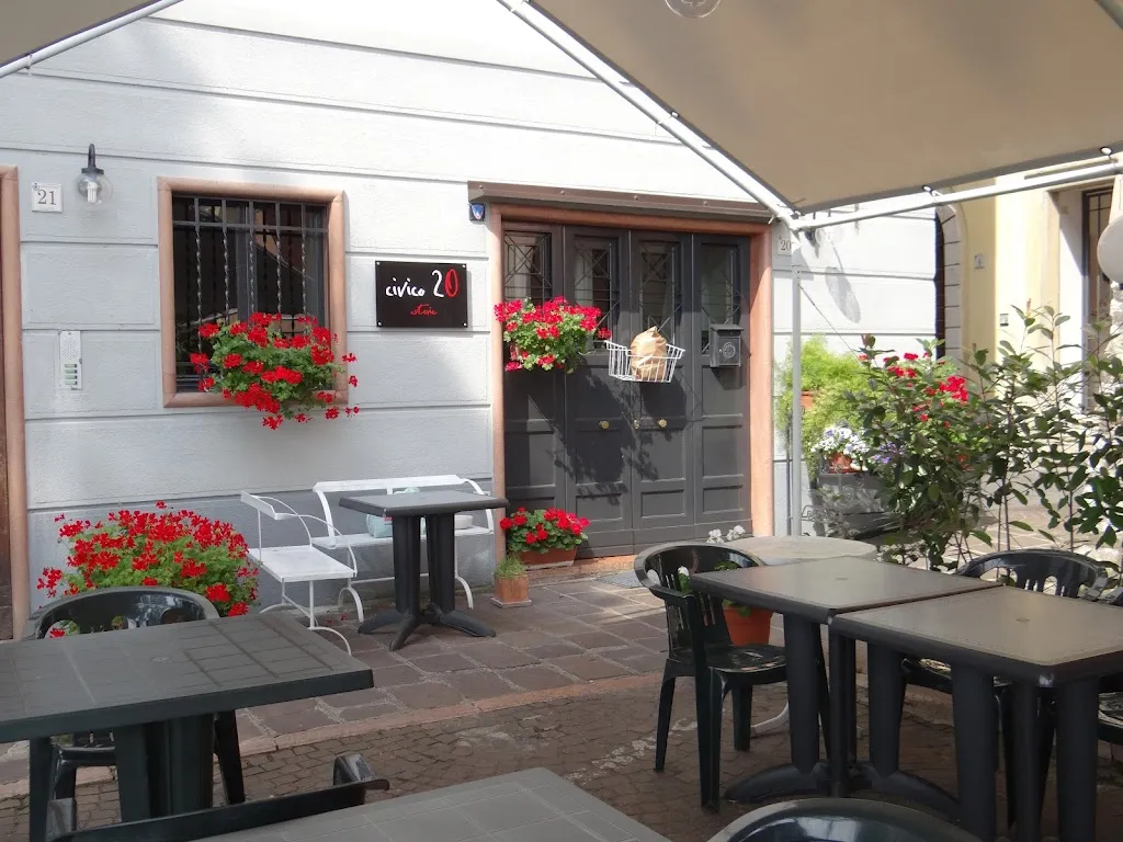 Bar Osteria al Porto di Villa restaurant in Gargnano