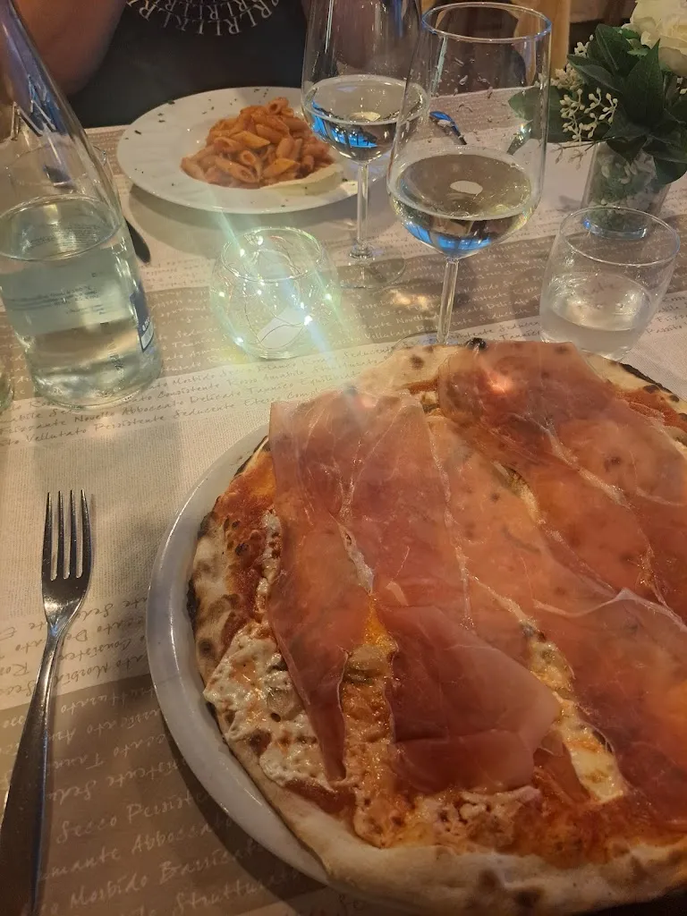 Christina_Ristorante Pizzeria Campeggio Paradiso_Gargnano_review