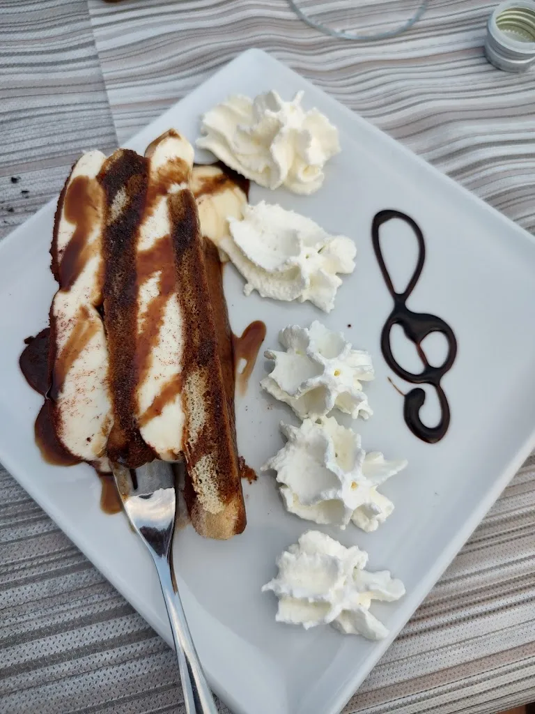 Jan Solar_Ristorante Pizzeria Campeggio Paradiso_Gargnano_review