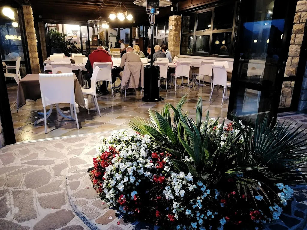 Ristorante Pizzeria Campeggio Paradiso_Gargnano_slider_image_1