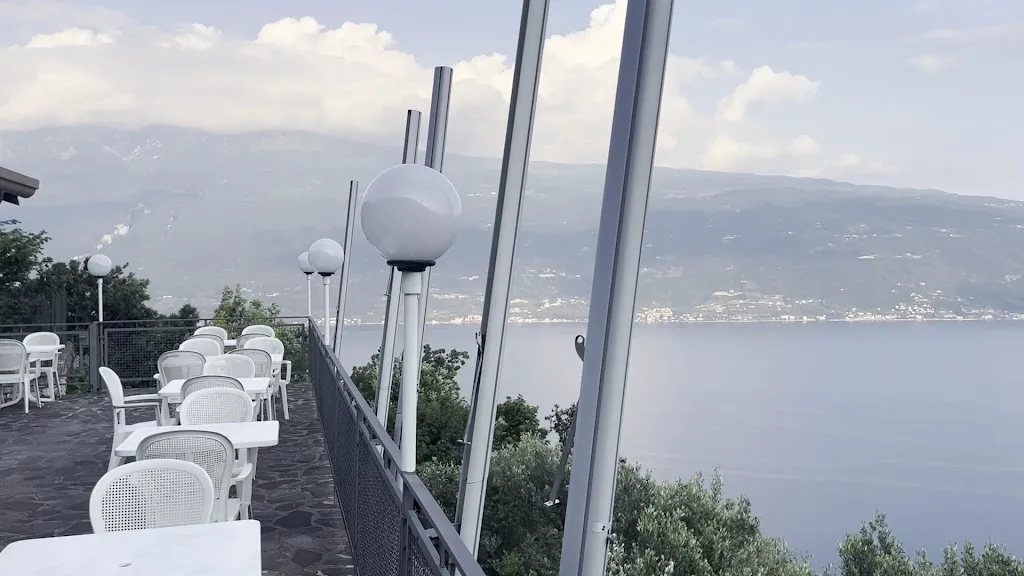 Ristorante Pizzeria Campeggio Paradiso_Gargnano_slider_image_2