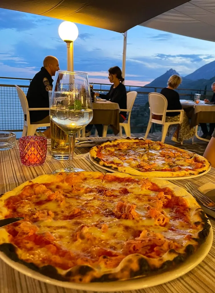 Ristorante Pizzeria Campeggio Paradiso_Gargnano_slider_image_3