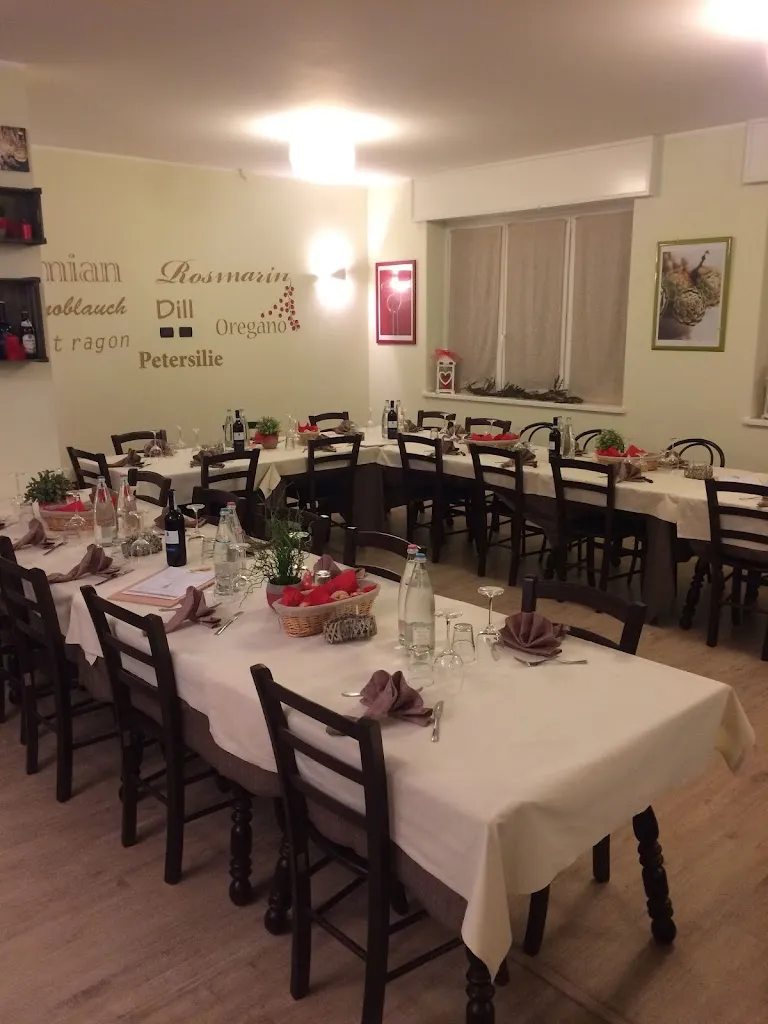 Rondò Bar Tabacchi Ristorante restaurant in Gavarno-Tribulina