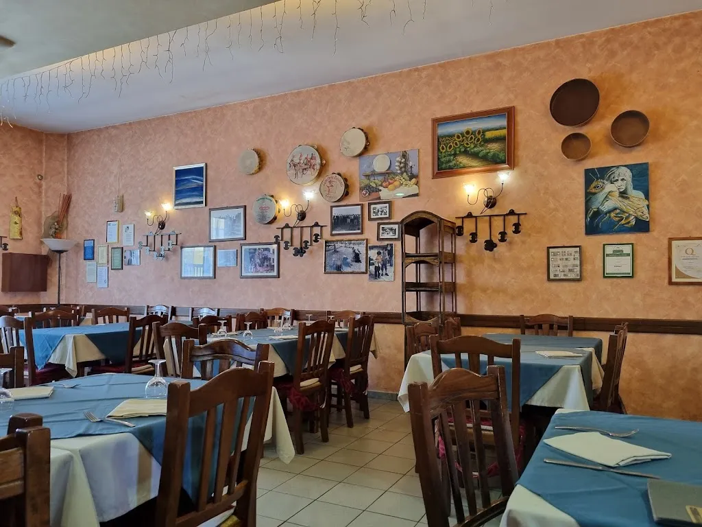 Trattoria Pizzeria 'Li Spilusi' restaurant in Arnesano