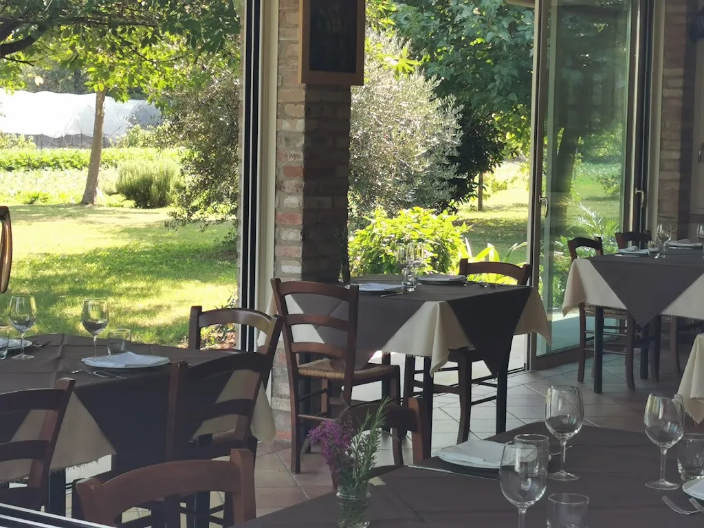 Agriturismo Loghino Vittoria_Gazoldo degli Ippoliti_slider_image_1