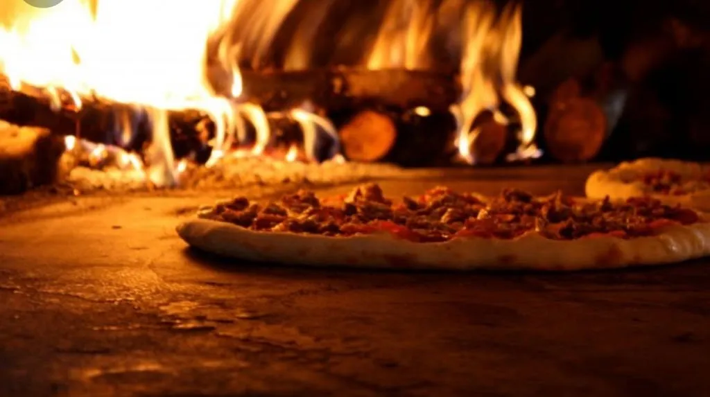 Tre Garibaldini - Pizzeria e Cucina_Gazoldo degli Ippoliti_slider_image_2