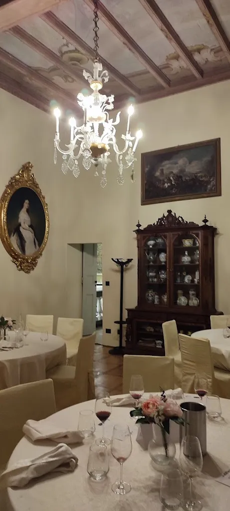 Ristorante Il Conte by Villa Cagnola restaurant in Gazzada Schianno