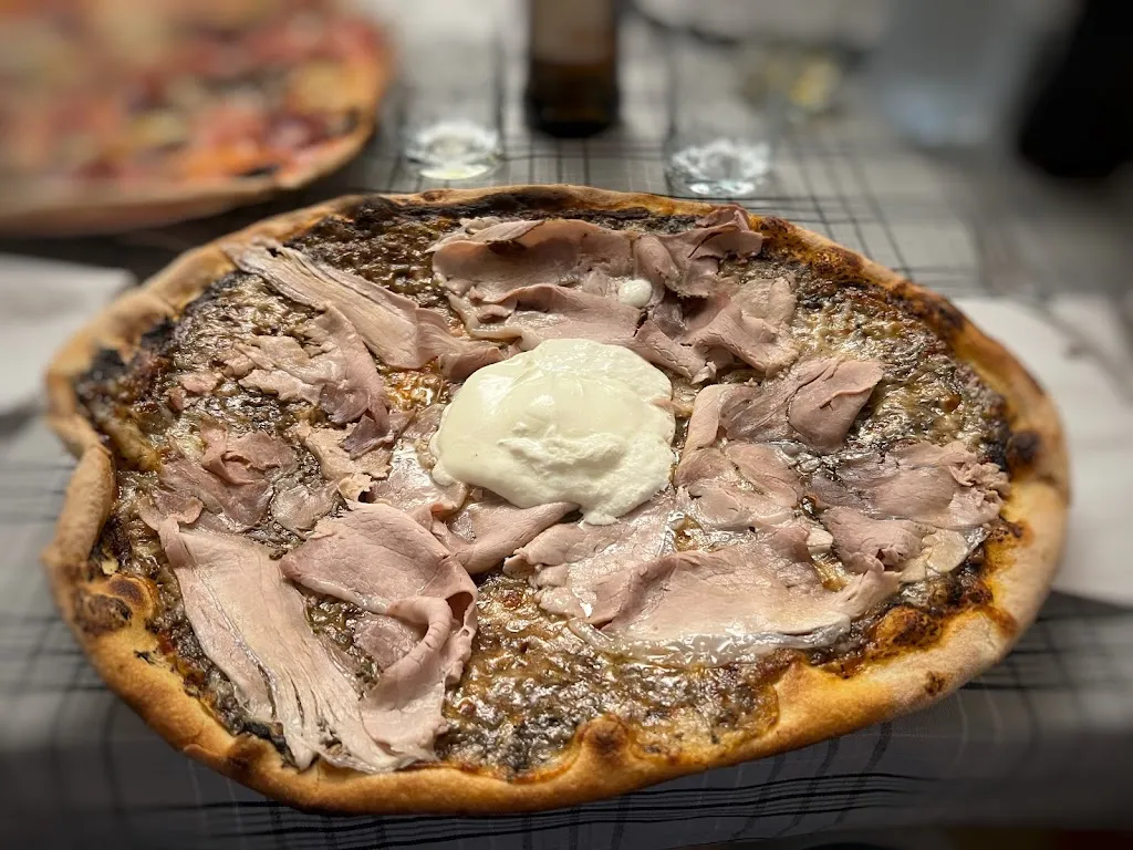 Pizzeria Ai Portici_Gazzo_slider_image_3