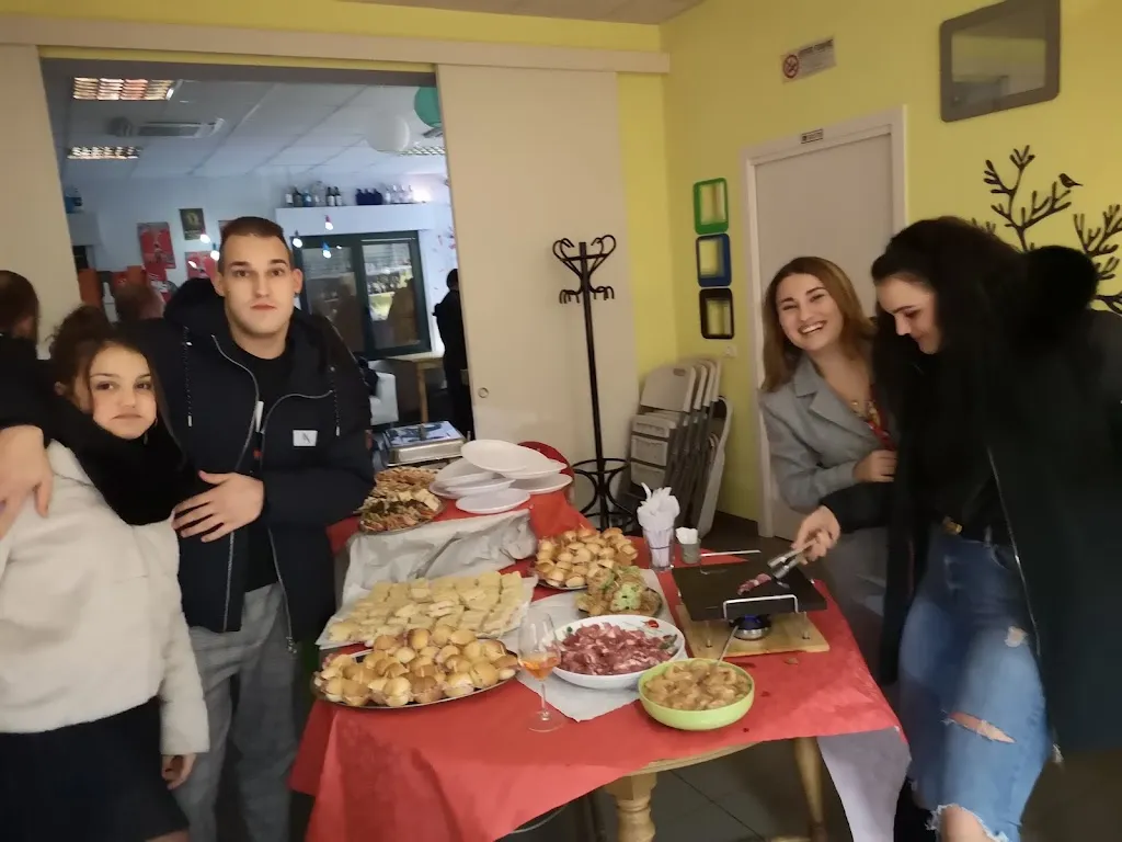 Barbara Zuppini_Bar Arci_Gazzuolo_review