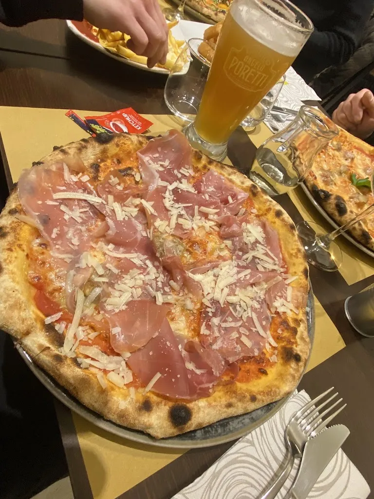 Matteo Di Gioia_L'Oltrepizza_Gemonio_review