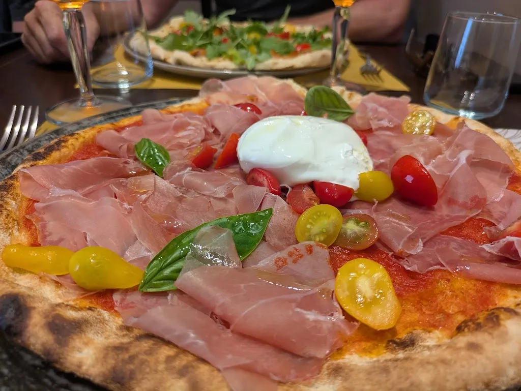 L'Oltrepizza_Gemonio_slider_image_3