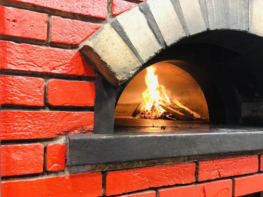 Tip Top Pizzeria_Gerenzago_slider_image_2