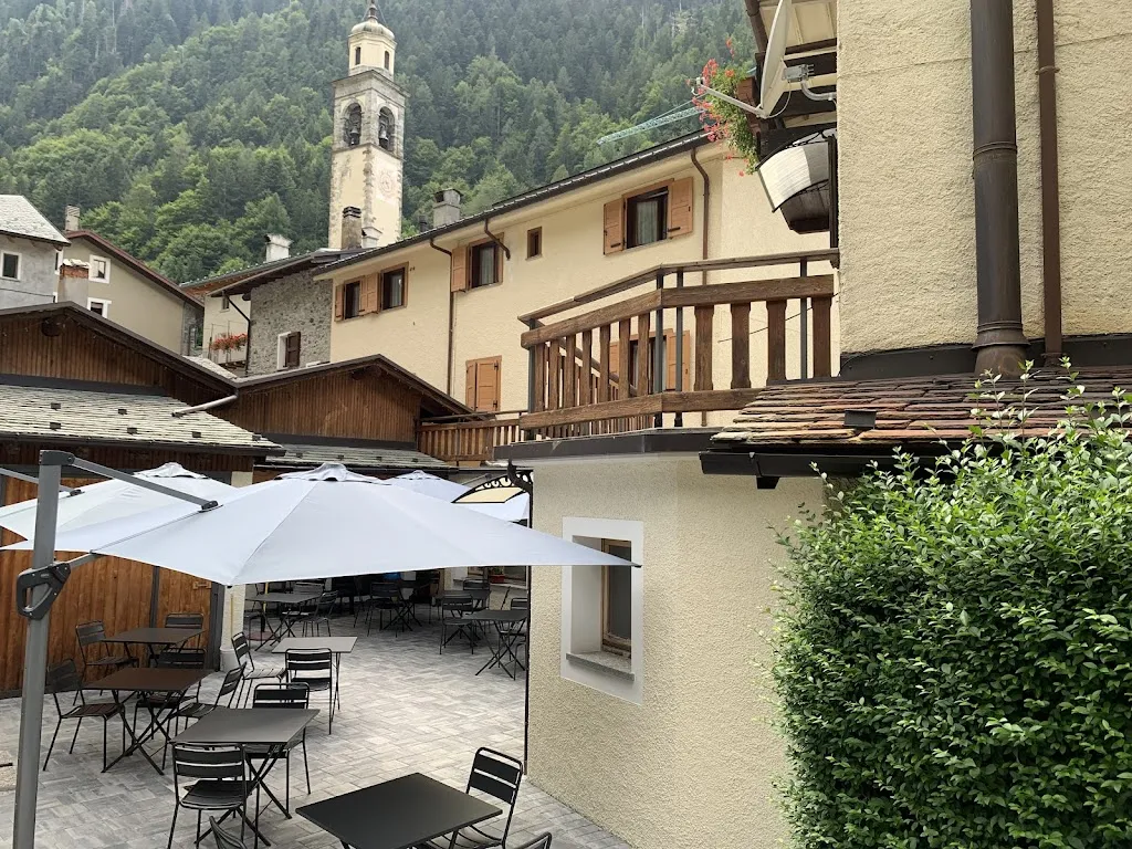 Antica Trattoria Pizzo Tre Signori restaurant in Gerola Alta