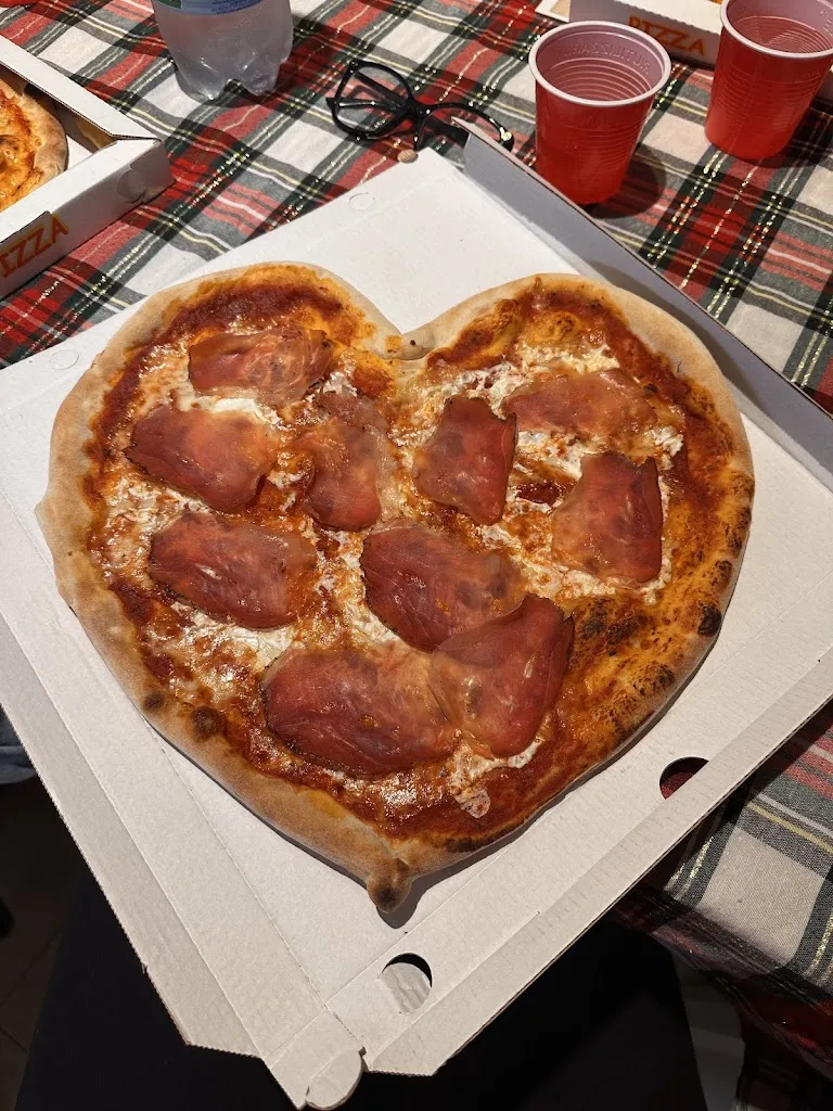 sara volpi_C'e pizza per te 2_Giovenzano_review